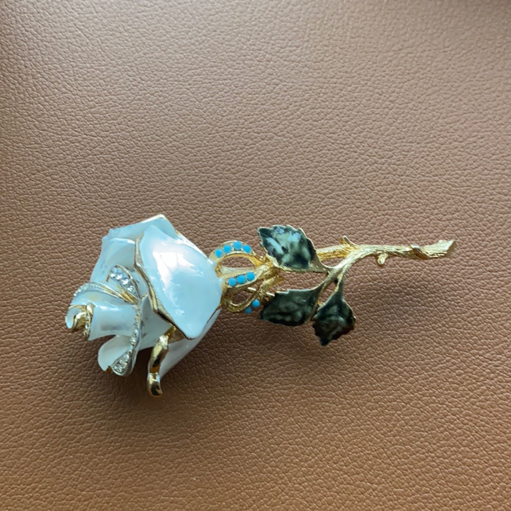 Rise Brooch